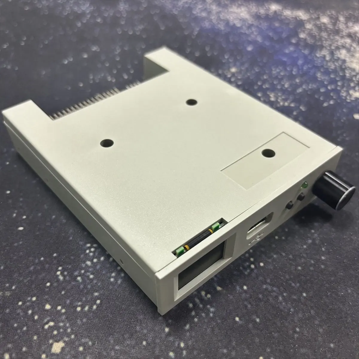 Эмулятор дисковода A101T SFRM44-U100LQD-435 с OLED-экраном и поворотным энкодером, флеш-дисковод с OLED-дисплеем
Эмулятор дисковода A101T SFRM44-U100LQD-435 с OLED-экраном и поворотным энкодером, флеш-дисковод с OLED-дисплеем