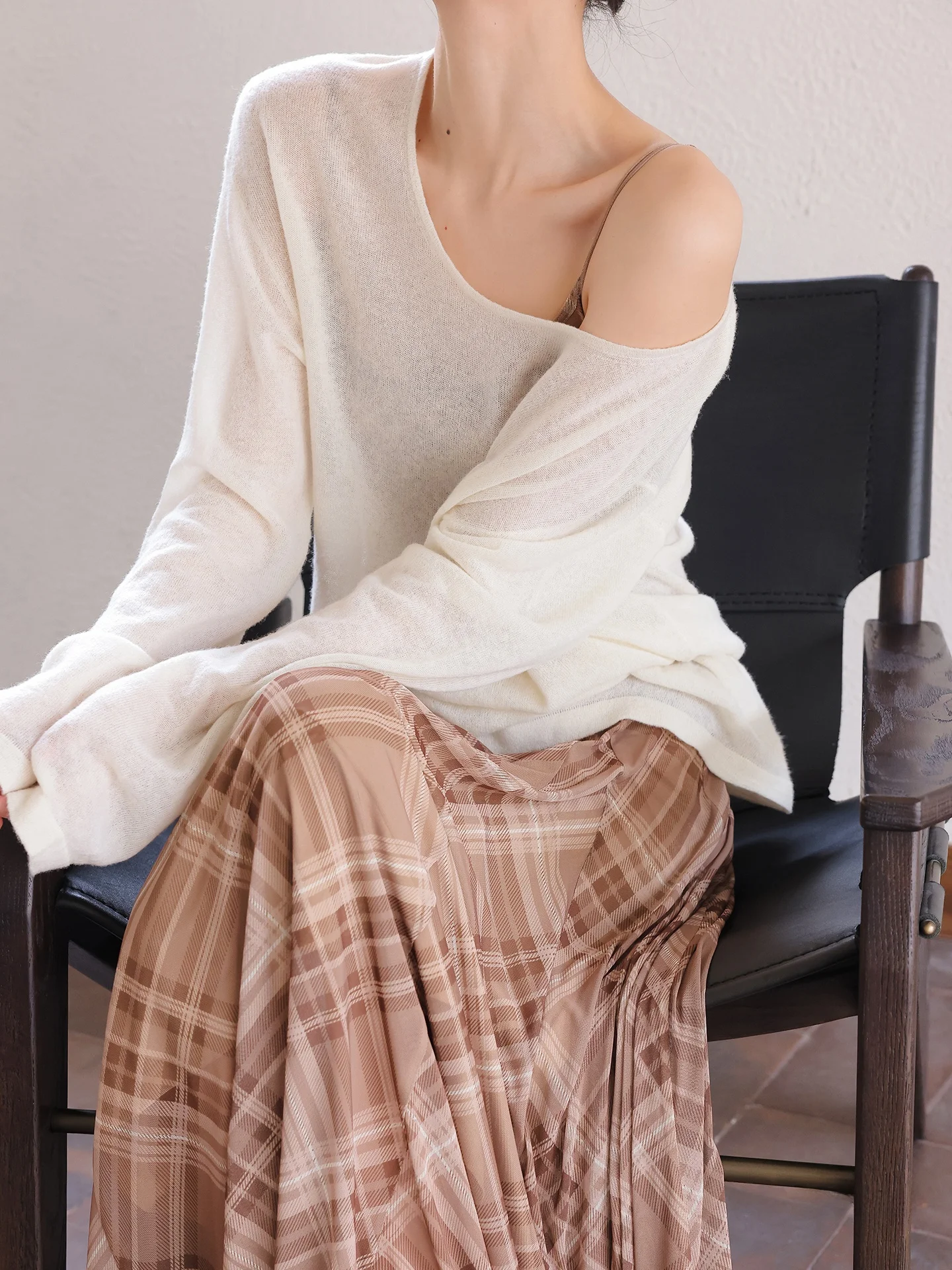 JWUNIQUE Knitted Long Sve round Ne T-irt Loose Fit Casual Sle Wine Hole Design Breathable Lightweight Spring Autumn
JWUNIQUE Knitted Long Sve round Ne T-irt Loose Fit Casual Sle Wine Hole Design Breathable Lightweight Spring Autumn