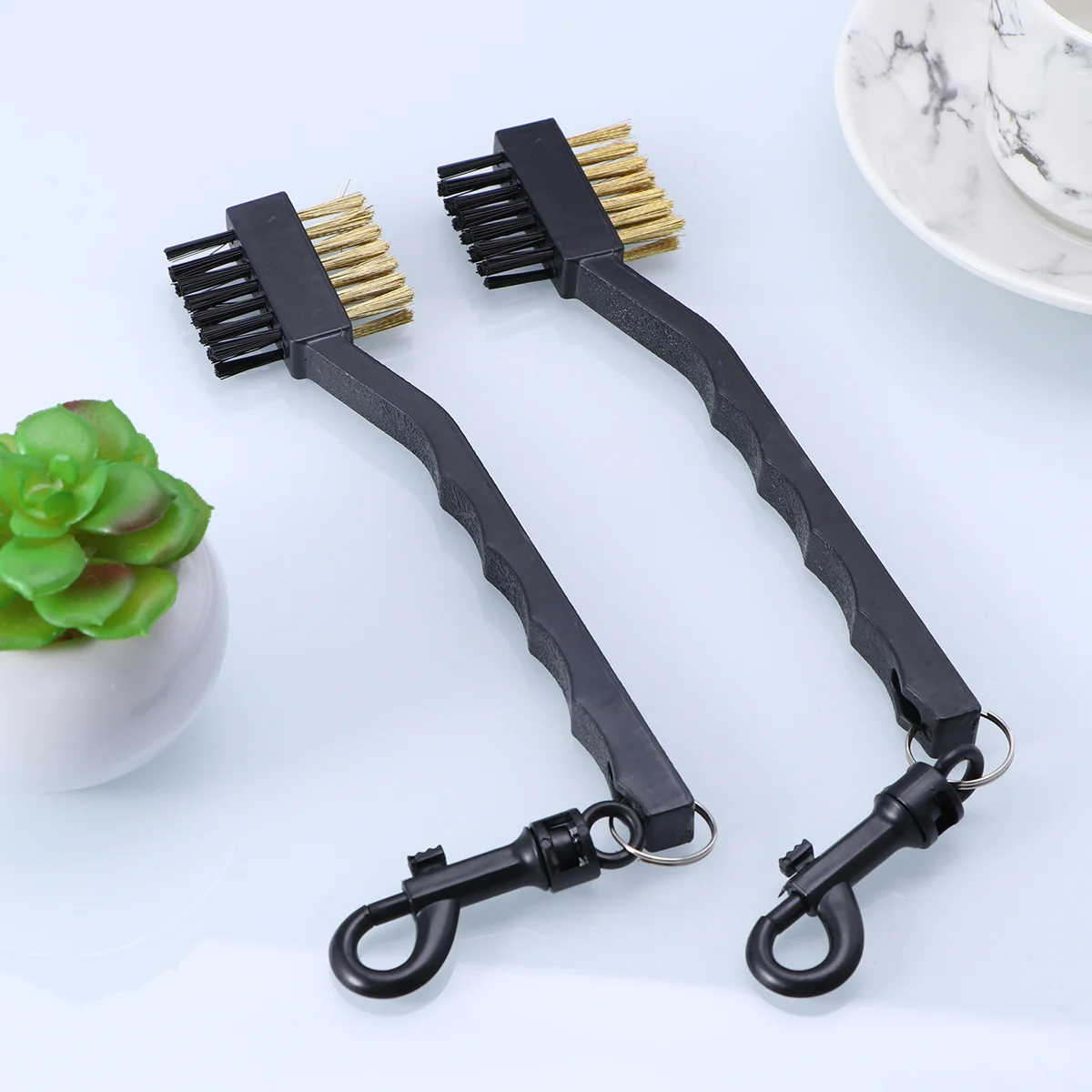 2Pcs Golf Cleaning Brush Anti Corrosion Dual Sided Club Cleaner with Comfort Grip Maintenance Accessories Tool
2Pcs Golf Cleaning Brush Anti Corrosion Dual Sided Club Cleaner with Comfort Grip Maintenance Accessories Tool