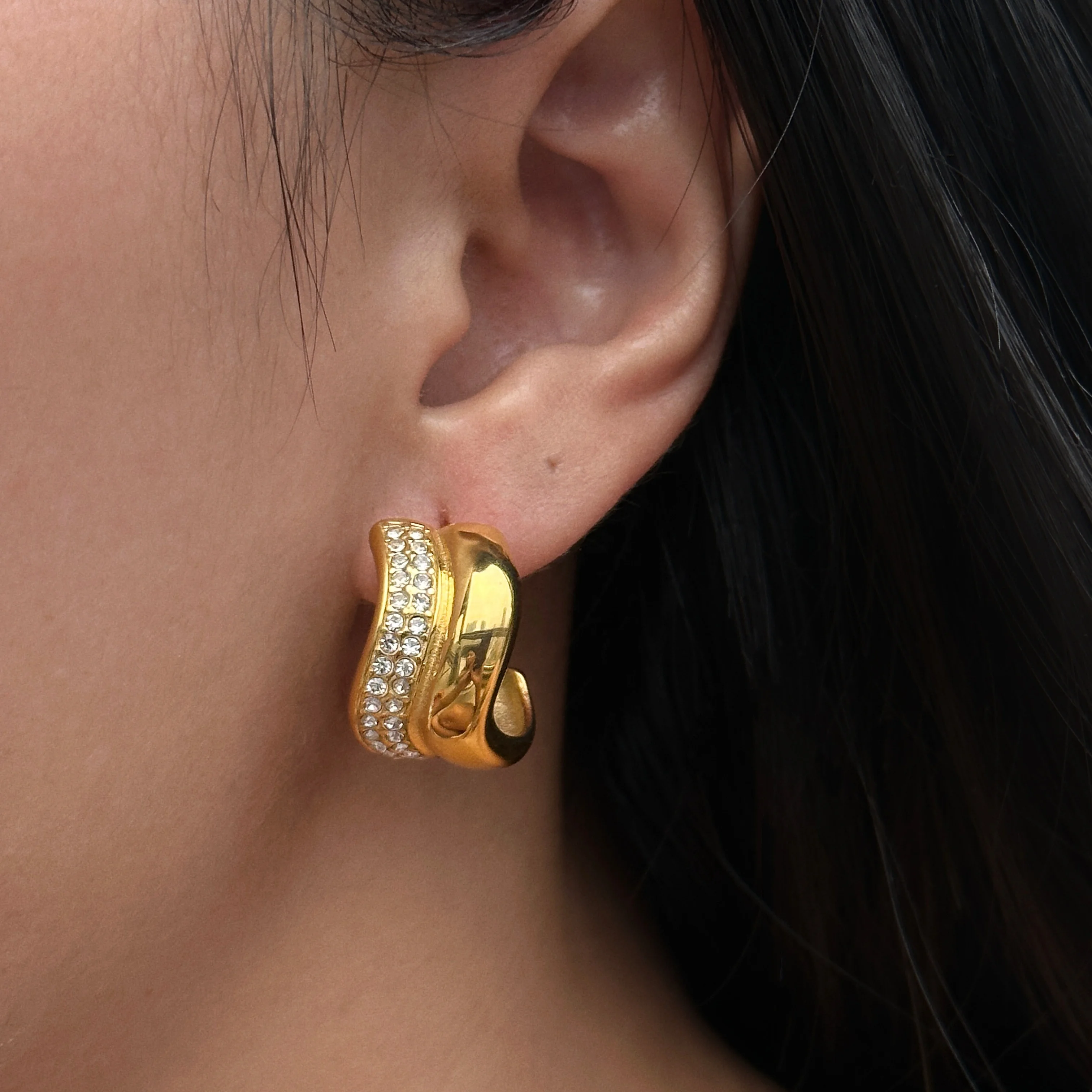 DASEIN 2025 Summer New 18k Gold Plated Iced Out Zircon Irregular Earrings Unique Hypoallergenic Stainless Steel OOTD Jewelry
DASEIN 2025 Summer New 18k Gold Plated Iced Out Zircon Irregular Earrings Unique Hypoallergenic Stainless Steel OOTD Jewelry
