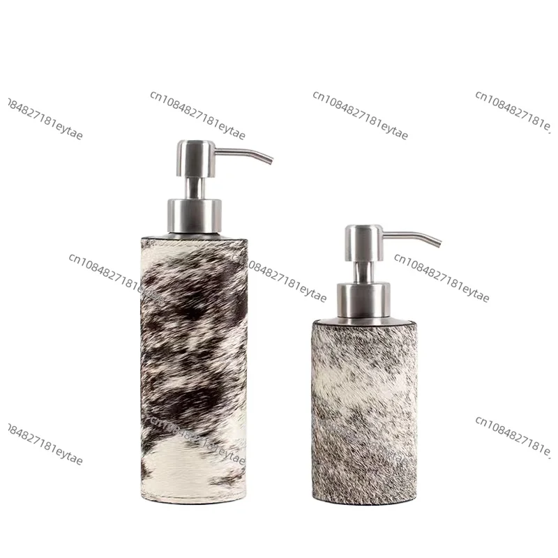 Light Luxury Creative Horsehair Metal Soap Dispenser Bottle for Bathroom Showroom Hotel Vanity Decor
Light Luxury Creative Horsehair Metal Soap Dispenser Bottle for Bathroom Showroom Hotel Vanity Decor