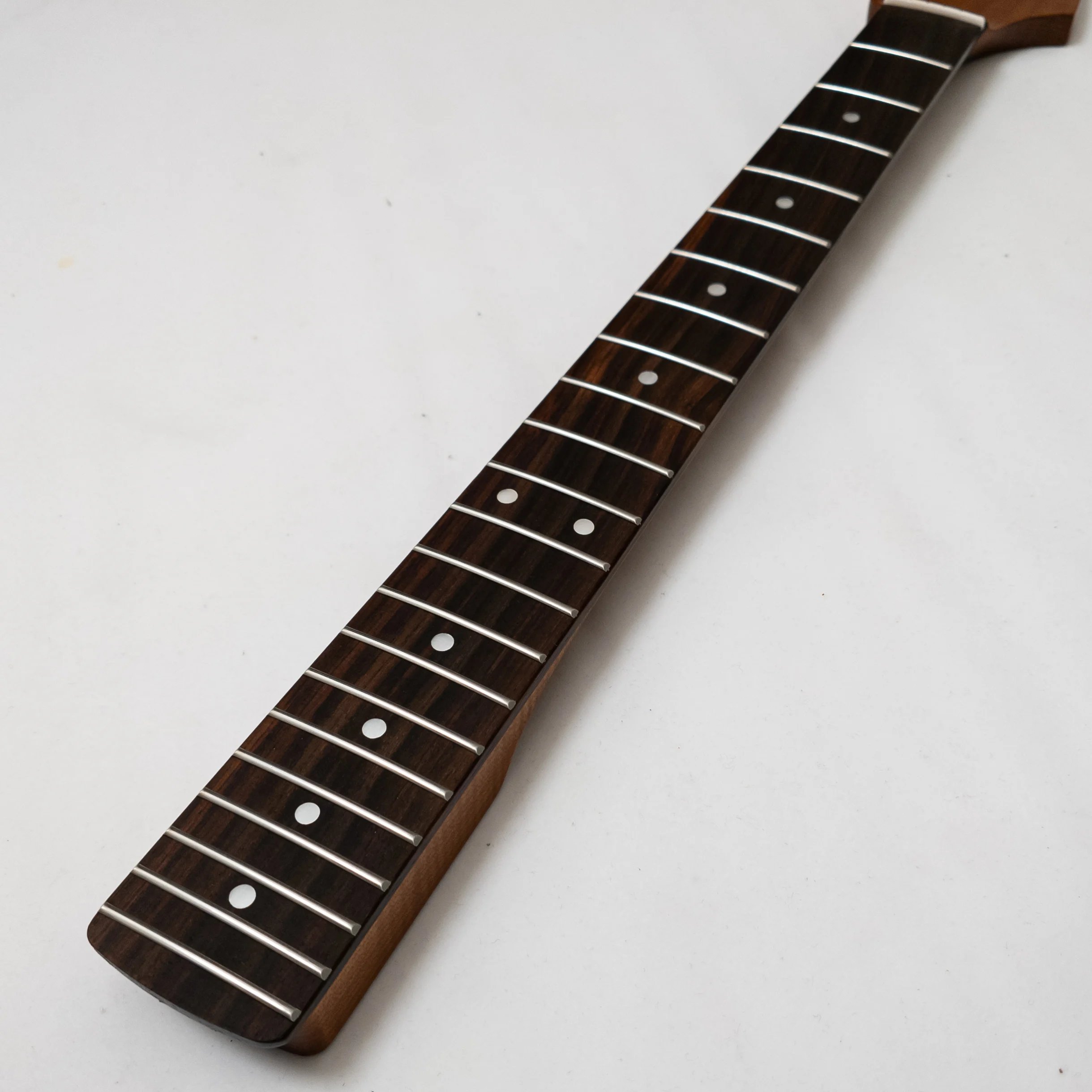 Guitar Neck Roasted Maple Tiger Flame Maple Fingerboard 25.5" Scale Length 22 Frets
Guitar Neck Roasted Maple Tiger Flame Maple Fingerboard 25.5" Scale Length 22 Frets