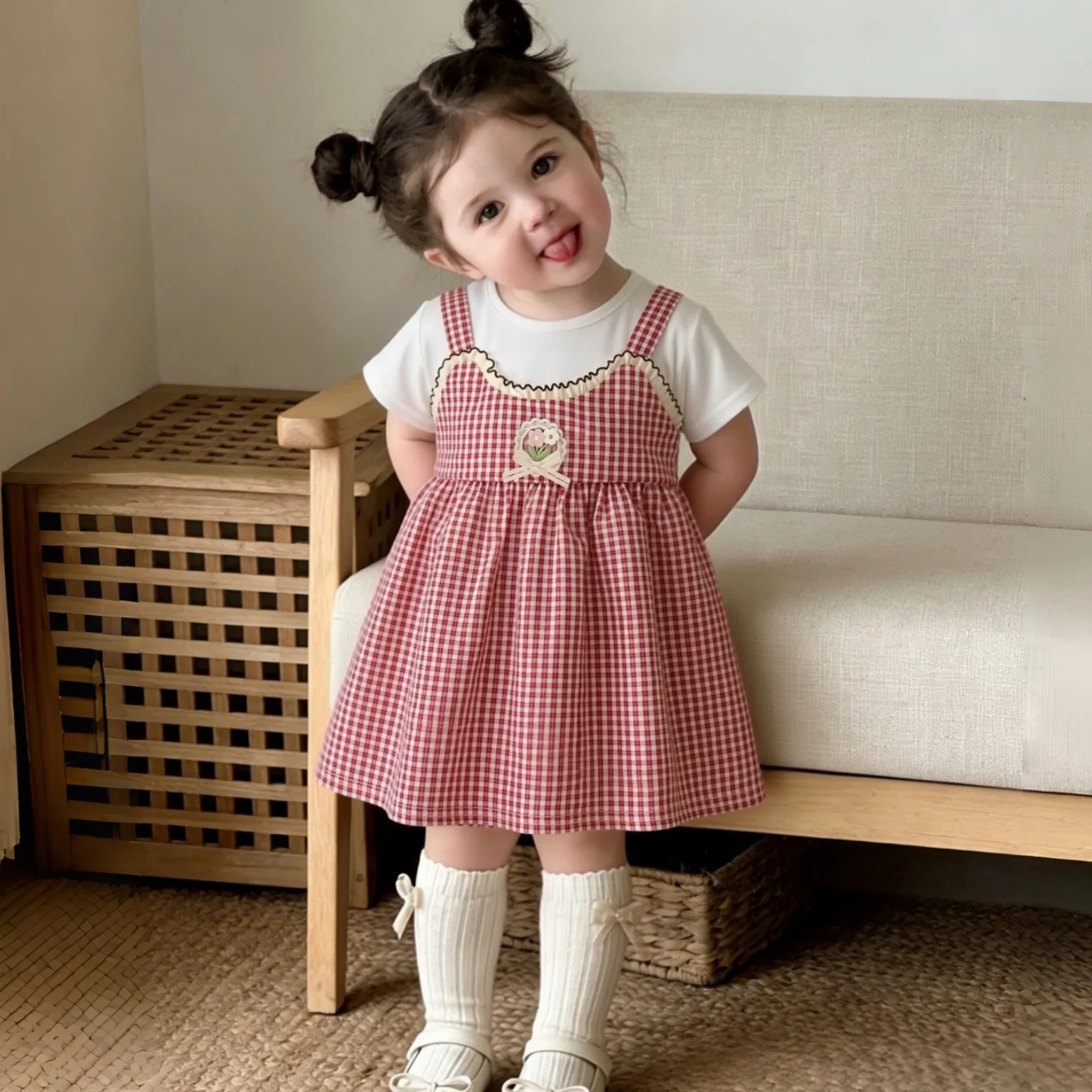 Платье для маленьких девочек, новое летнее повседневное платье в клетку с клубничным принтом, мягкое и удобное в носке, одежда для малышей от 6 месяцев до 2 лет
Платье для маленьких девочек, новое летнее повседневное платье в клетку с клубничным принтом, мягкое и удобное в носке, одежда для малышей от 6 месяцев до 2 лет