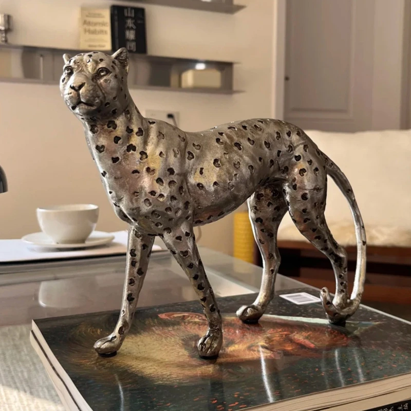 Modern Resin Cheetah Statue, Luxury Home Decor for Living Room ,TV Cabinet Wealth Attracting Mascot, Unique New Home Gift
Modern Resin Cheetah Statue, Luxury Home Decor for Living Room ,TV Cabinet Wealth Attracting Mascot, Unique New Home Gift