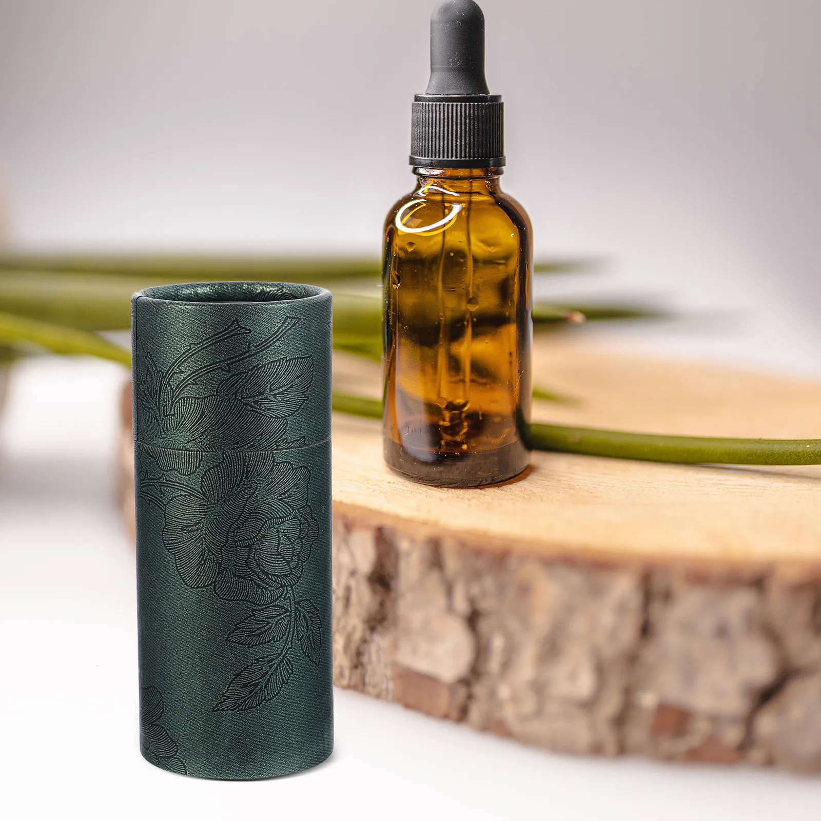 20pcs Essential Oil Bottle Packaging Box 30ml Dark Green Cylinder Gift Container Brown Paper Storage Boxes for Tea Incense Eco
20pcs Essential Oil Bottle Packaging Box 30ml Dark Green Cylinder Gift Container Brown Paper Storage Boxes for Tea Incense Eco