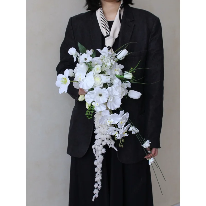 Simulation flower rosy Korean style bride photo water drop bouquet fake flower studio photography waterfall bouquet
Simulation flower rosy Korean style bride photo water drop bouquet fake flower studio photography waterfall bouquet