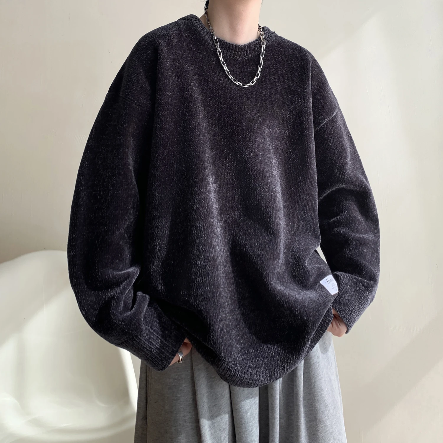 Мужской вязаный свитер с круглым вырезом, весенне-осенний, модный, теплый, базовый слой, свободный крой, для подростков, повседневный, с длинным рукавом
Мужской вязаный свитер с круглым вырезом, весенне-осенний, модный, теплый, базовый слой, свободный крой, для подростков, повседневный, с длинным рукавом