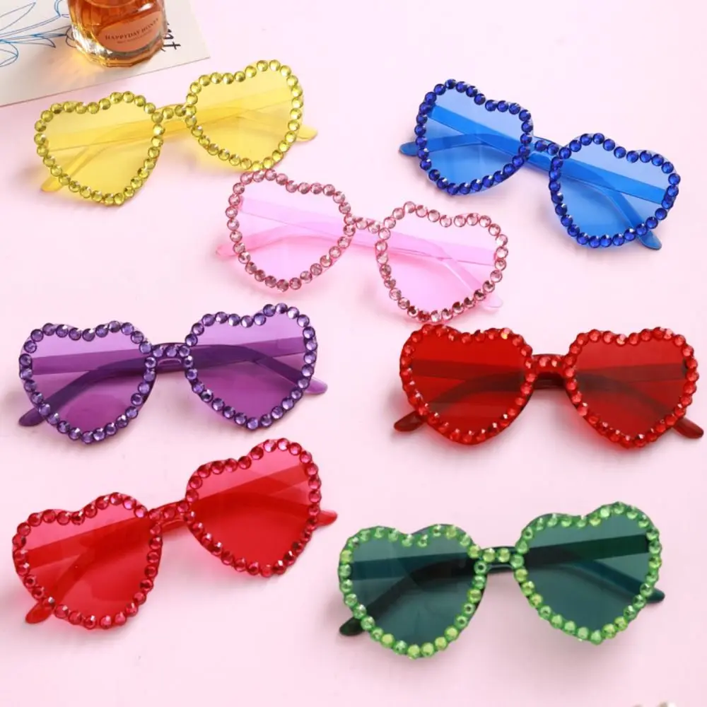 Heart-shaped Frame Fashion Rhinestone Sunglasses Sun-Protective Outdoor Party Sunglasses Travel Black Shades Glasses
Heart-shaped Frame Fashion Rhinestone Sunglasses Sun-Protective Outdoor Party Sunglasses Travel Black Shades Glasses