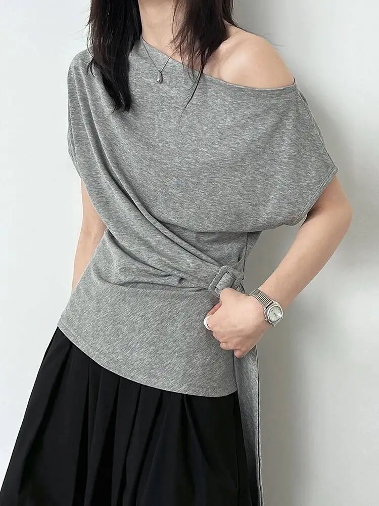 Women Gray Side Buckle Irregular Big Size T-shirt New Skew Collar Short Sleeve Fashion Tide Spring Summer
Women Gray Side Buckle Irregular Big Size T-shirt New Skew Collar Short Sleeve Fashion Tide Spring Summer