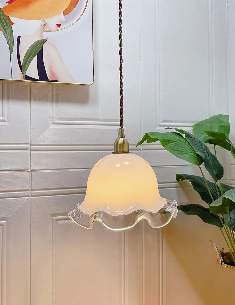 French Glass Flower Pendant Light Lamps Nordic Luxury Brass Led Hanging Lamps for Dining Table Bedside Lights AC110V 220V
French Glass Flower Pendant Light Lamps Nordic Luxury Brass Led Hanging Lamps for Dining Table Bedside Lights AC110V 220V