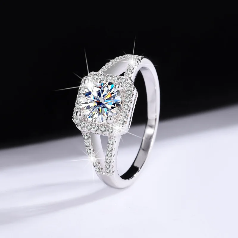 High-quality Silver Ring, Double-row Square Bag Moissanite Ring, Engagement and Wedding Diamond Ring for Women
High-quality Silver Ring, Double-row Square Bag Moissanite Ring, Engagement and Wedding Diamond Ring for Women