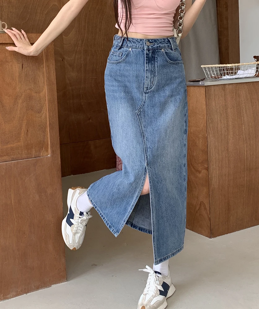Women 2023 Summer New Retro Washed Denim Skirt Female Straight Skirt Irregular Zipper Blue Front Split Denim Long Skirt
Women 2023 Summer New Retro Washed Denim Skirt Female Straight Skirt Irregular Zipper Blue Front Split Denim Long Skirt