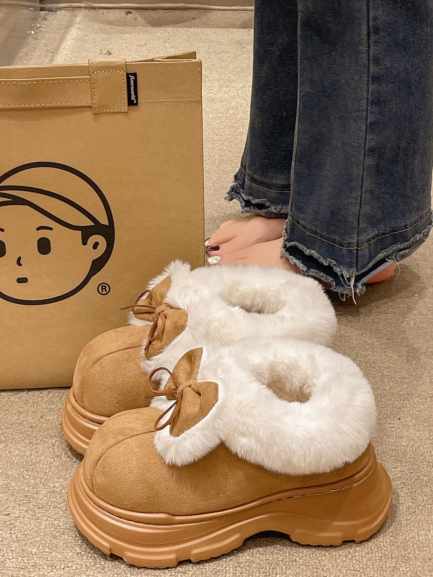 Women's Winter Indoor Thiened Plu Snow Boots Cute Knot Thi Heel Heightening Outdoor Wear Cotton oes
Women's Winter Indoor Thiened Plu Snow Boots Cute Knot Thi Heel Heightening Outdoor Wear Cotton oes