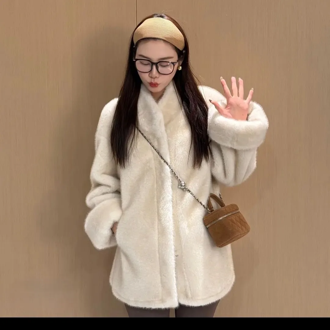 Faux Fur Vintage Coats Womens Summer Distressed Lapels Double-Breasted Adjustable Bodywarmer Ladies Wool Outcoat Elegant Elastic
Faux Fur Vintage Coats Womens Summer Distressed Lapels Double-Breasted Adjustable Bodywarmer Ladies Wool Outcoat Elegant Elastic