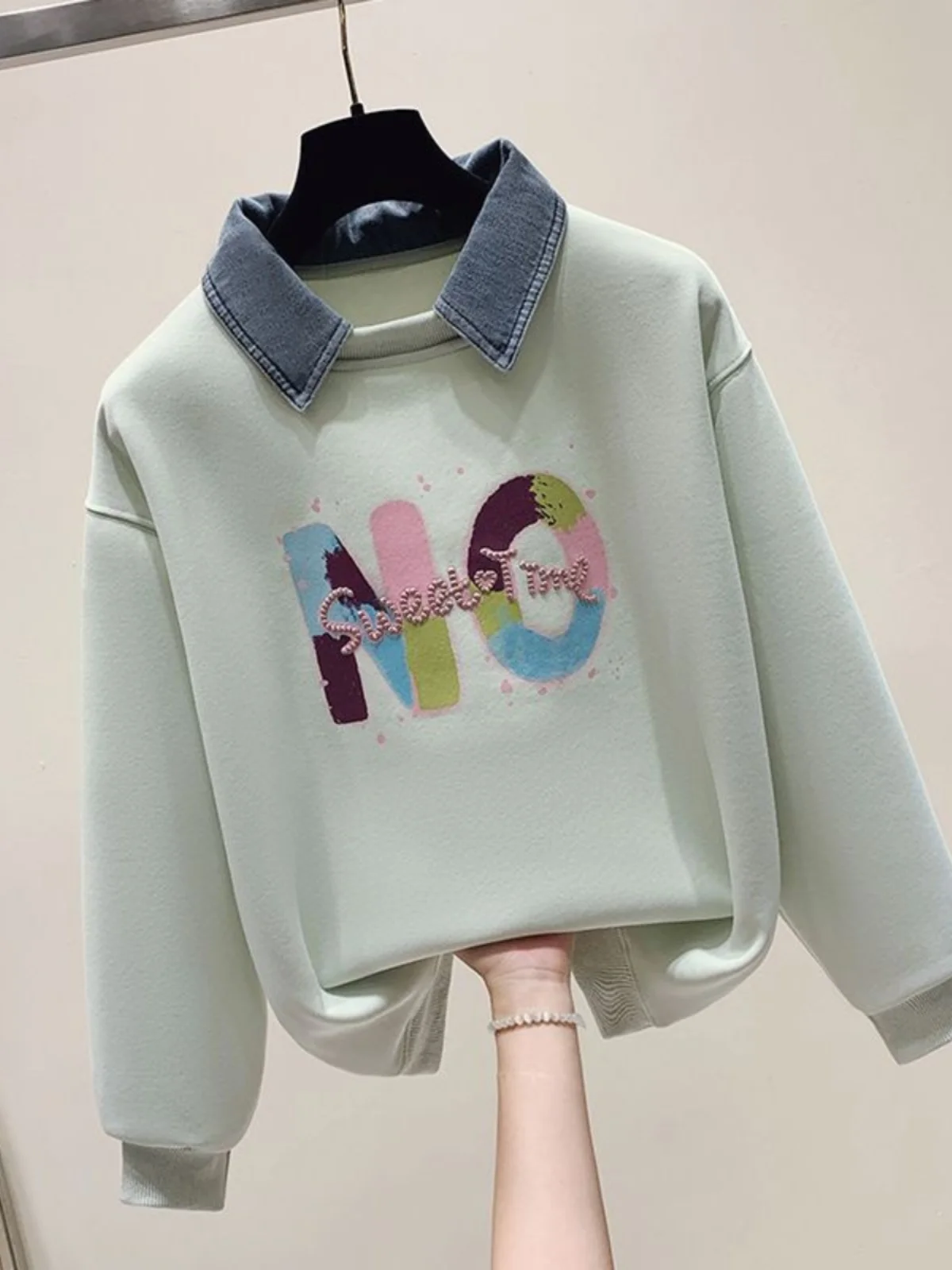 Denim Collar Fake Two-Piece Sweatshirt Women's Spring Autumn New Korean Style Small Design Sense Collar Top Jacket
Denim Collar Fake Two-Piece Sweatshirt Women's Spring Autumn New Korean Style Small Design Sense Collar Top Jacket
