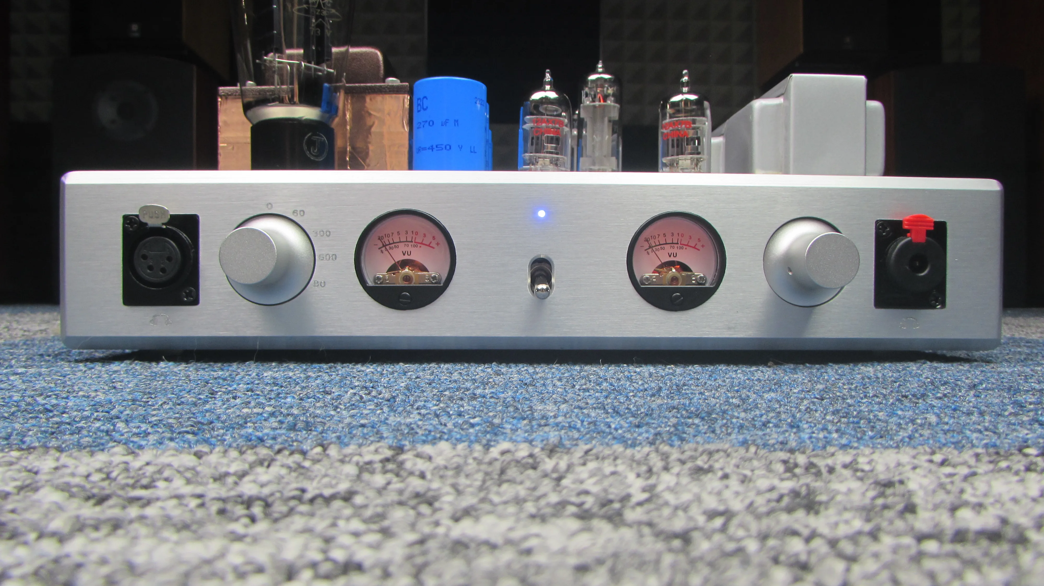 NEW 6C19 amp cow output bile front stage pure bile amp tube headphone amplifier bile machine M7,5Z3P*1 12AX7 *2 6N5P/ 6N13P*2
NEW 6C19 amp cow output bile front stage pure bile amp tube headphone amplifier bile machine M7,5Z3P*1 12AX7 *2 6N5P/ 6N13P*2