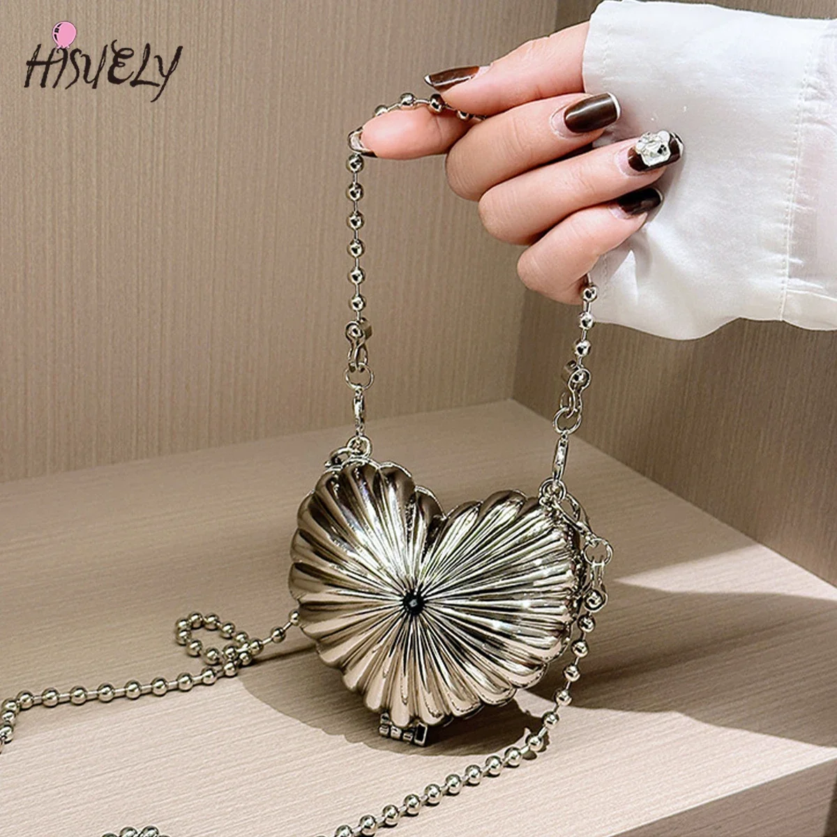 Mini Evening Bag for Women Fashion Heart Lightweight Handbag Satchel Purse Exquisite Casual Party Gold Shoulder Crossbody Bag
Mini Evening Bag for Women Fashion Heart Lightweight Handbag Satchel Purse Exquisite Casual Party Gold Shoulder Crossbody Bag