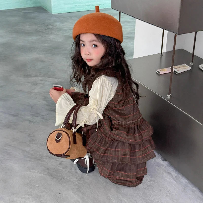 Girls Autumn Plaid Skirt British Style Princess Skirt Two-piece Set2025Fashionable and Stylish College Style Outfit for Young Ch
Girls Autumn Plaid Skirt British Style Princess Skirt Two-piece Set2025Fashionable and Stylish College Style Outfit for Young Ch