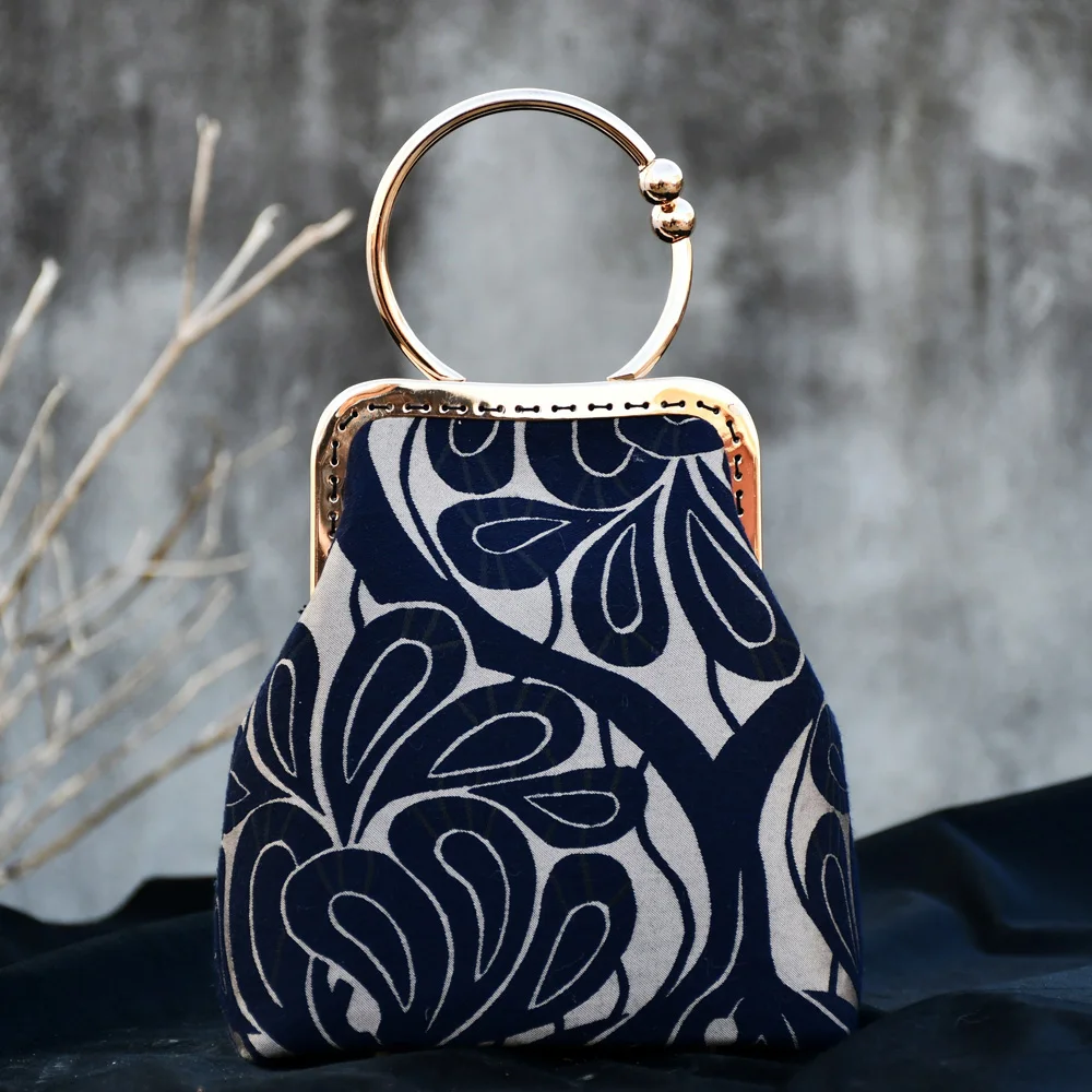 Classic Top Handle Bag Designer Black Lace Embroidery Bags Handmade Phone Bags Tote Women's Handbags Purses Chain Strap
Classic Top Handle Bag Designer Black Lace Embroidery Bags Handmade Phone Bags Tote Women's Handbags Purses Chain Strap