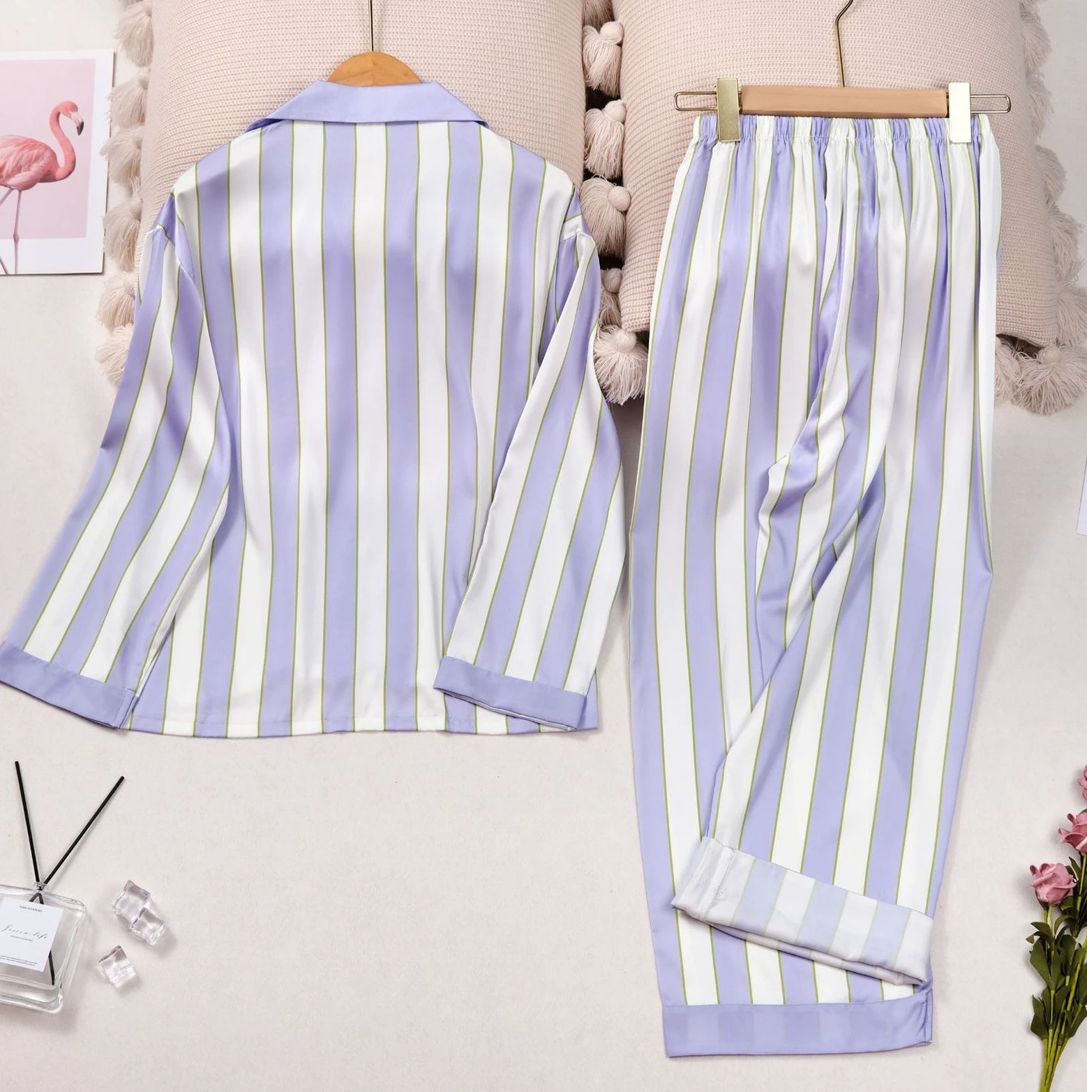 Женский пижамный комплект с длинными рукавами и отложным воротником, домашняя одежда из шелковистого сатина для сна, весна-осень
Женский пижамный комплект с длинными рукавами и отложным воротником, домашняя одежда из шелковистого сатина для сна, весна-осень