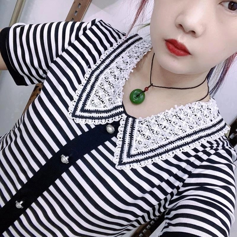 New 2026 Summer Women's Striped Short Sleeve T-Shirt Loose Fit Belly Cover Versatile Top Korean Style Commute Fashion
New 2026 Summer Women's Striped Short Sleeve T-Shirt Loose Fit Belly Cover Versatile Top Korean Style Commute Fashion