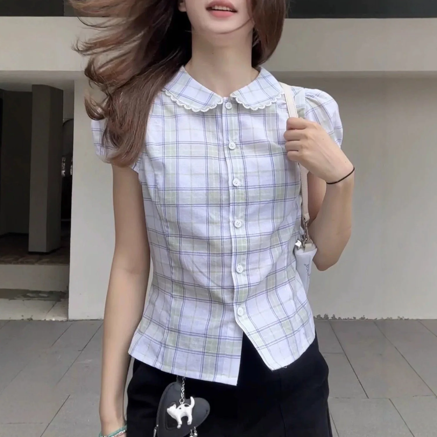 Plaid Doll Collar Bubble Sleeve Shirt Women's Short-sleeved Lace Edge Waist Slim-fitting Short Shirt
Plaid Doll Collar Bubble Sleeve Shirt Women's Short-sleeved Lace Edge Waist Slim-fitting Short Shirt