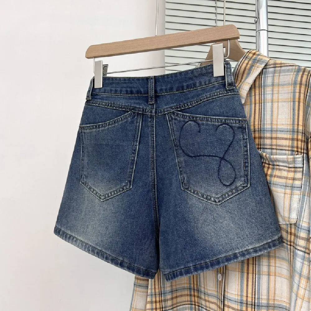 Vintage Embroidered Denim Shorts Women 2026 Summer New High Waist Wide Leg Hot Pants Casual Trendy All-match Jeans Shorts
Vintage Embroidered Denim Shorts Women 2026 Summer New High Waist Wide Leg Hot Pants Casual Trendy All-match Jeans Shorts