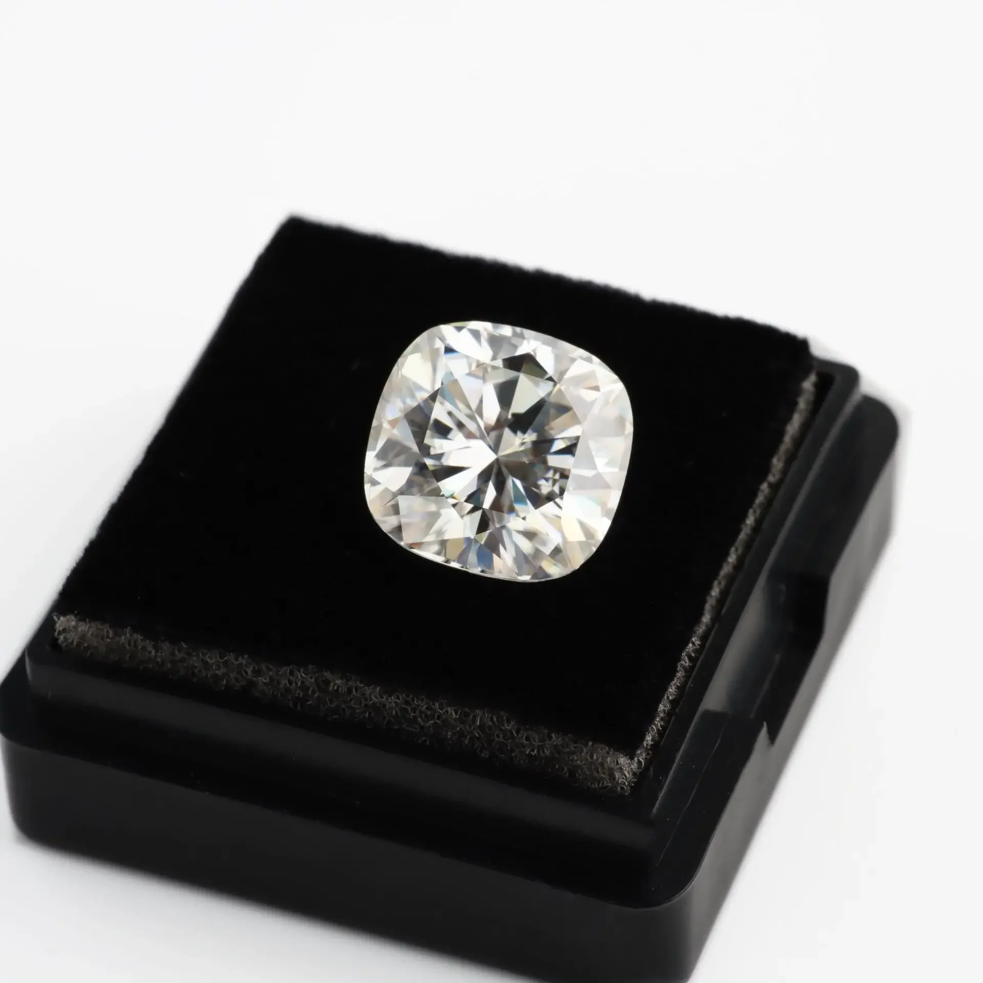 Real 1 Carat Cushion Cut Moissanite Stone Loose Gemstone Brilliant D Color Lab Grown Diamond Beads GRA Certificated Wholesale
Real 1 Carat Cushion Cut Moissanite Stone Loose Gemstone Brilliant D Color Lab Grown Diamond Beads GRA Certificated Wholesale