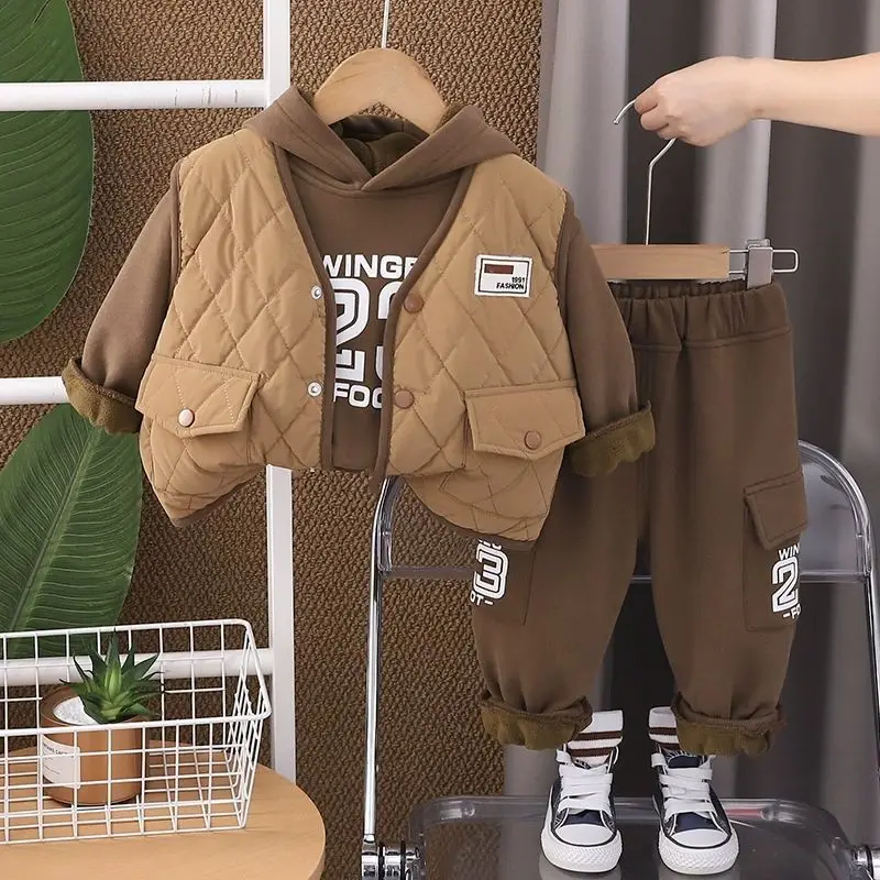 Boys' baby and children's suit autumn vest 3cps suit letter printed cotton casual style three-piece suit
Boys' baby and children's suit autumn vest 3cps suit letter printed cotton casual style three-piece suit