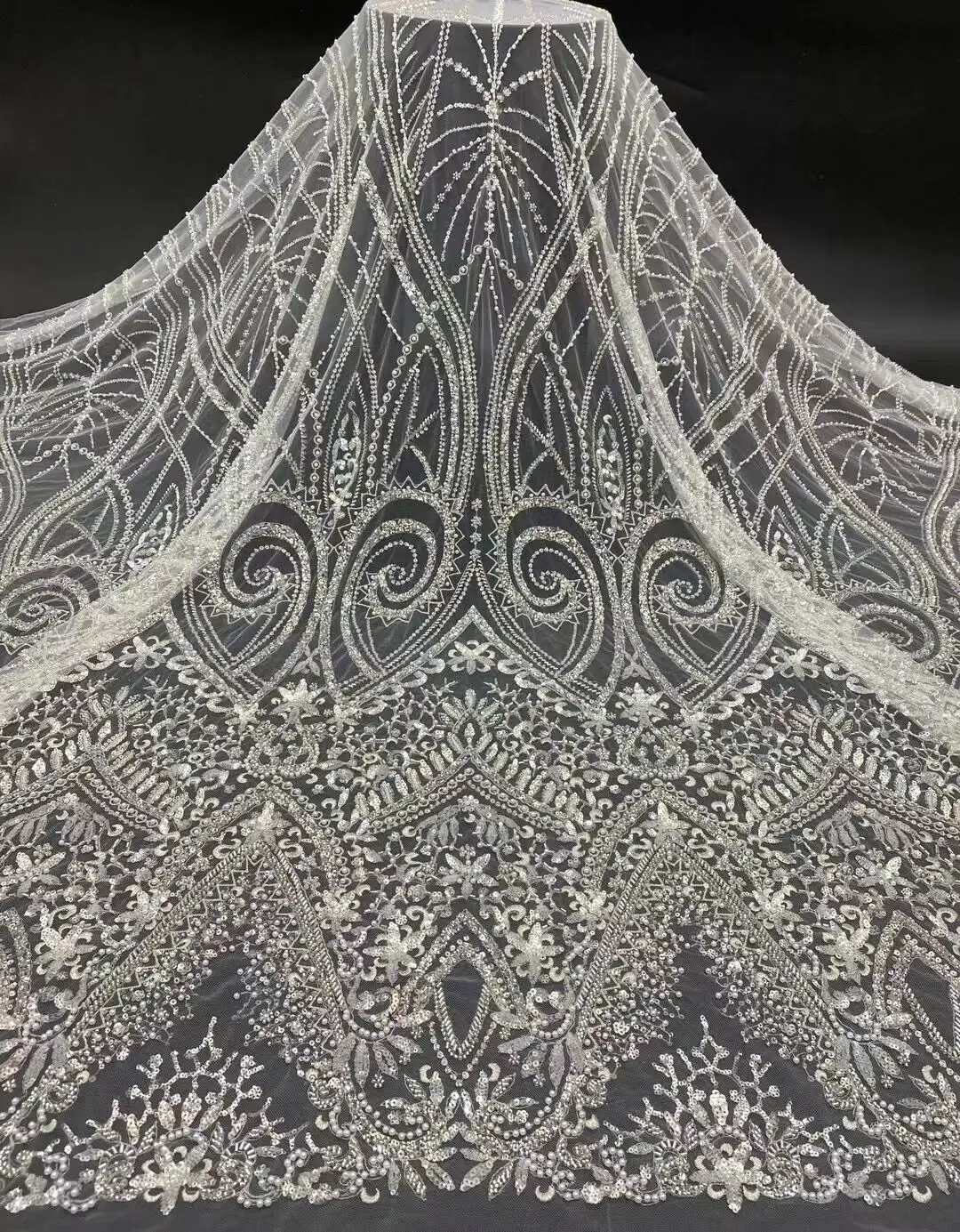Embroidery African beads Lace Fabric J-13028713 High Quality Nigerian Women Wedding French Tulle Lace Material
Embroidery African beads Lace Fabric J-13028713 High Quality Nigerian Women Wedding French Tulle Lace Material