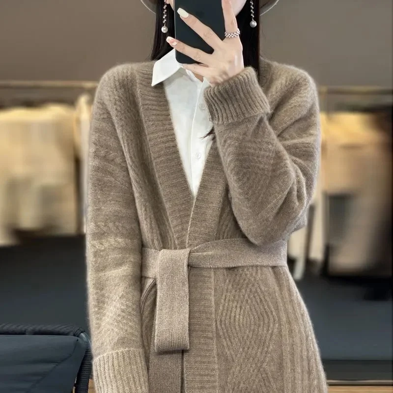 Knitted Cardigan Women 2025 Spring Autumn New Korean Loose Fashion Long Sleeve V-Neck Casual Sweater Jacket Female Outerwea 4XL
Knitted Cardigan Women 2025 Spring Autumn New Korean Loose Fashion Long Sleeve V-Neck Casual Sweater Jacket Female Outerwea 4XL