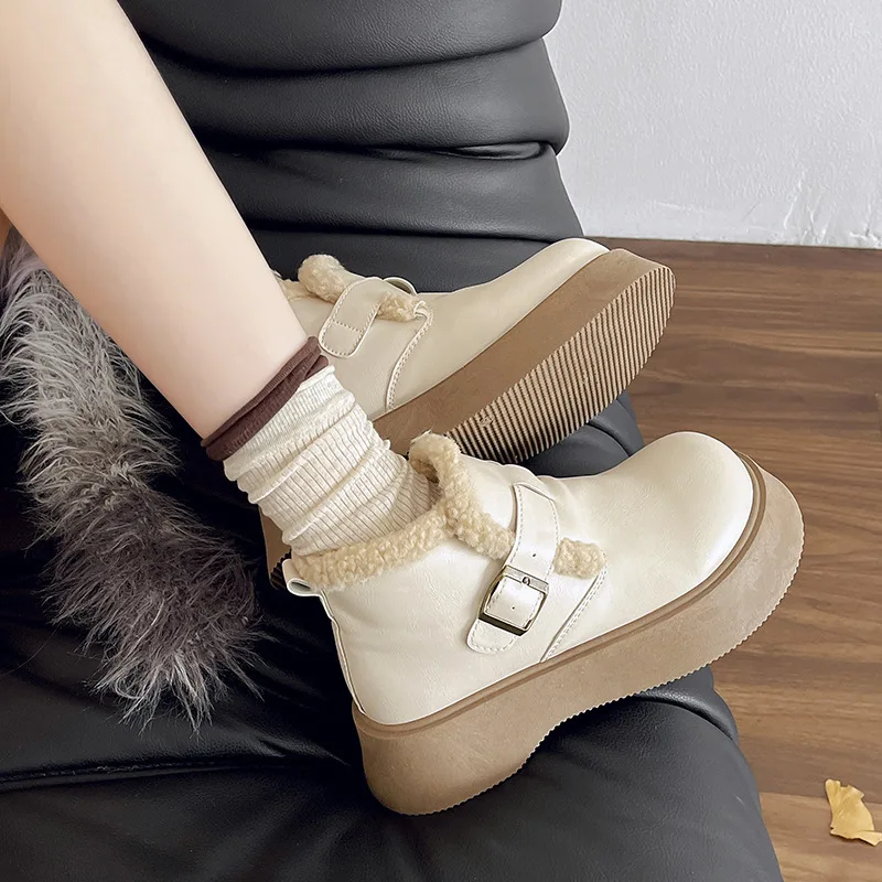 Thick-soled Women's Fleece Warm Snow Boots 2025 New Autumn and Winter Fashion Loafers, One-foot Cotton Shoes, Large Size 35-41
Thick-soled Women's Fleece Warm Snow Boots 2025 New Autumn and Winter Fashion Loafers, One-foot Cotton Shoes, Large Size 35-41