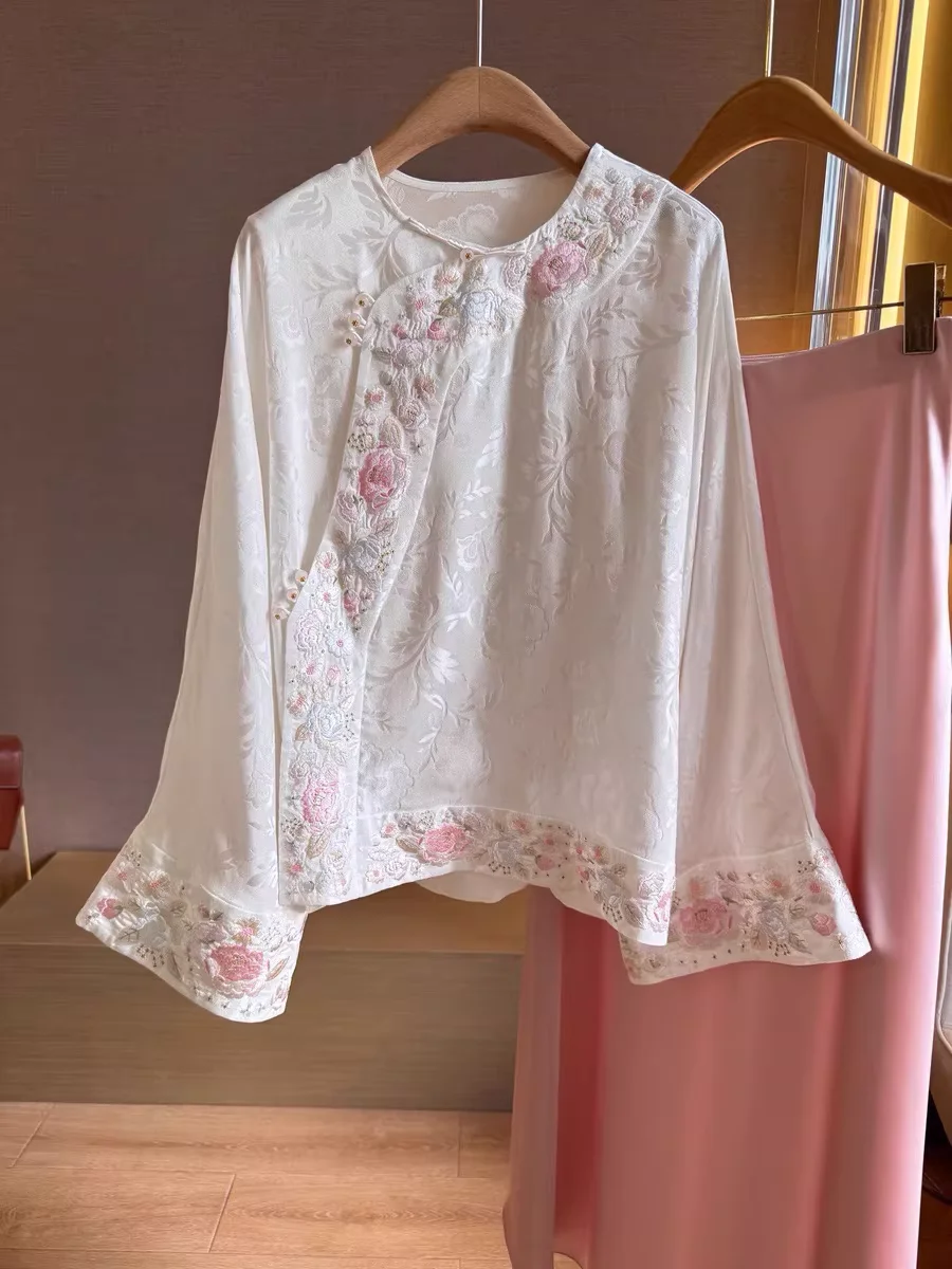 Sexy Ladies Printed White Shirt Fashion Women's Embroidered Blouse Thin Luxury Chinese Cheongsam Top For Party
Sexy Ladies Printed White Shirt Fashion Women's Embroidered Blouse Thin Luxury Chinese Cheongsam Top For Party