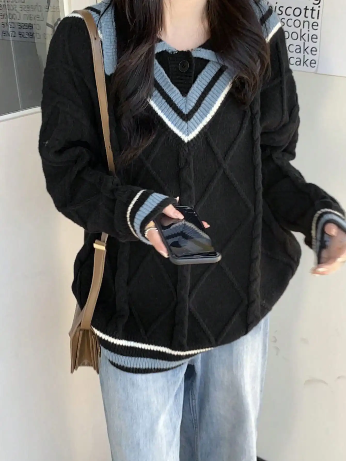 French Preppy Style Polo Collar Knitwear for Women 2025 New Spring and Autum Style Unique Chic High-End Top
French Preppy Style Polo Collar Knitwear for Women 2025 New Spring and Autum Style Unique Chic High-End Top