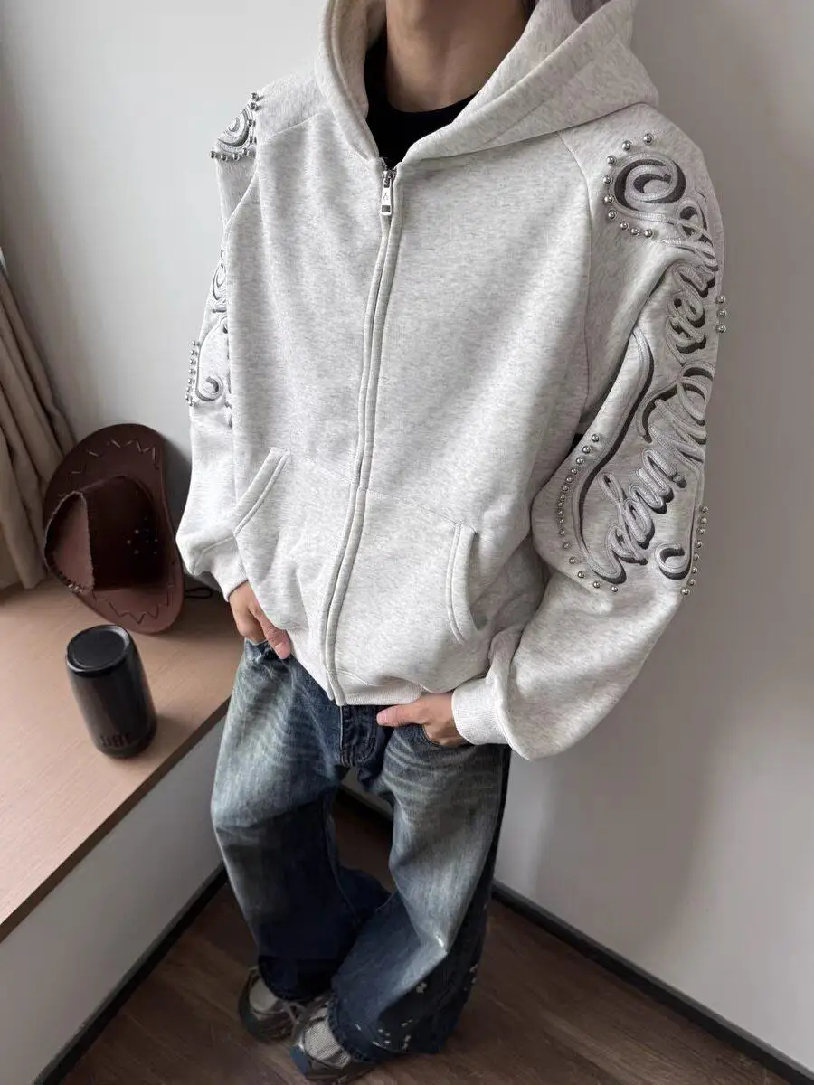 Retro American Rivet Embroidery Hoodie Open Cardigan Men Women Autumn Winter Loose Versatile Zipper Jaet Casual Sle
Retro American Rivet Embroidery Hoodie Open Cardigan Men Women Autumn Winter Loose Versatile Zipper Jaet Casual Sle