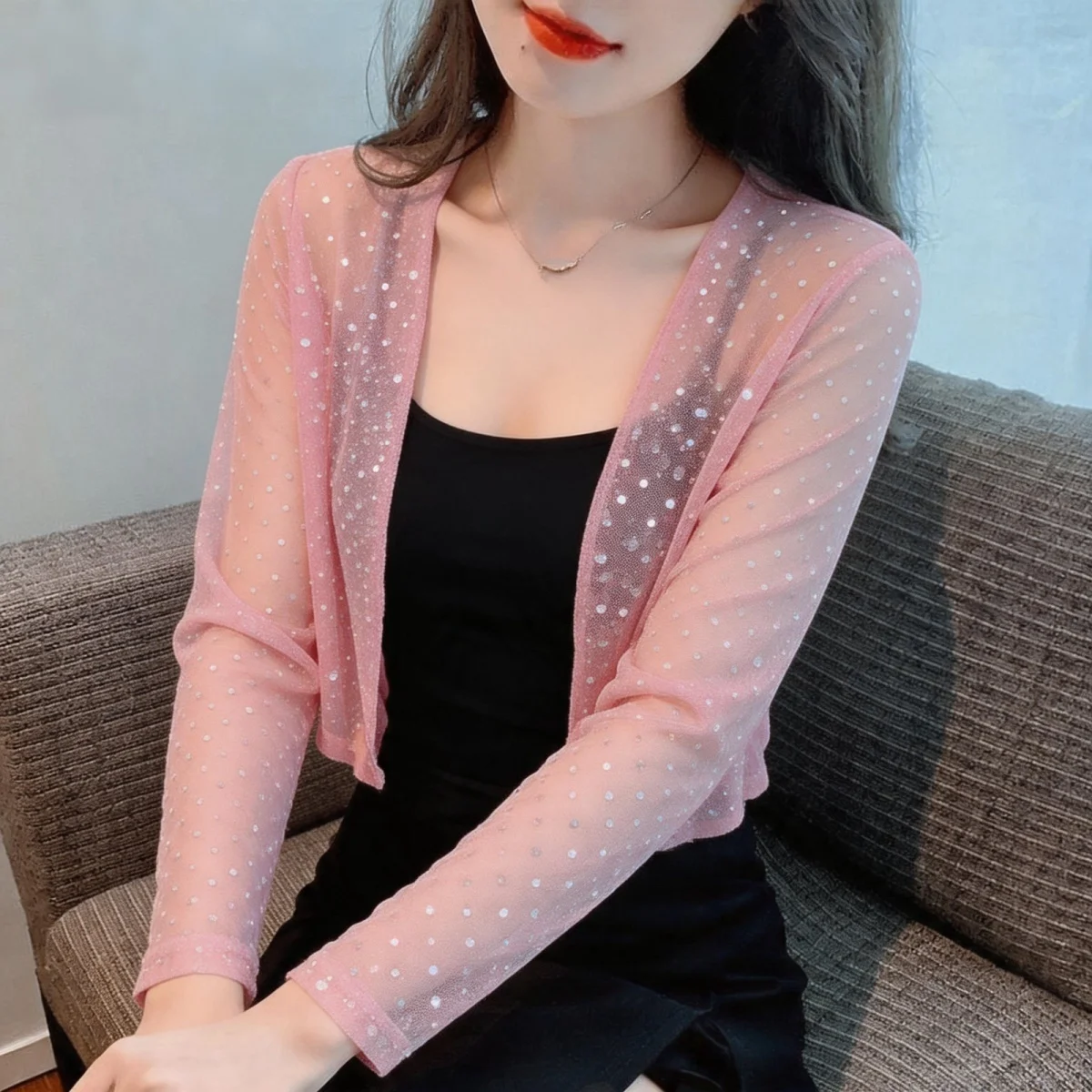 Ladies Short Shawl Cardigan Summer New Style UV Protection Diamond Pointed Thin Veil Women's Outerwear Shoulder Padded Top
Ladies Short Shawl Cardigan Summer New Style UV Protection Diamond Pointed Thin Veil Women's Outerwear Shoulder Padded Top