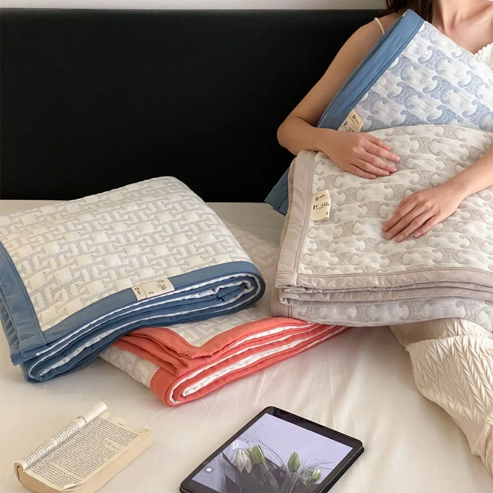 Minimalist Color Woven Blanket Summer Double-sided Quilt Cotton Jacquard Pillowcase Office Leisure Nap Air-conditioned Cover
Minimalist Color Woven Blanket Summer Double-sided Quilt Cotton Jacquard Pillowcase Office Leisure Nap Air-conditioned Cover