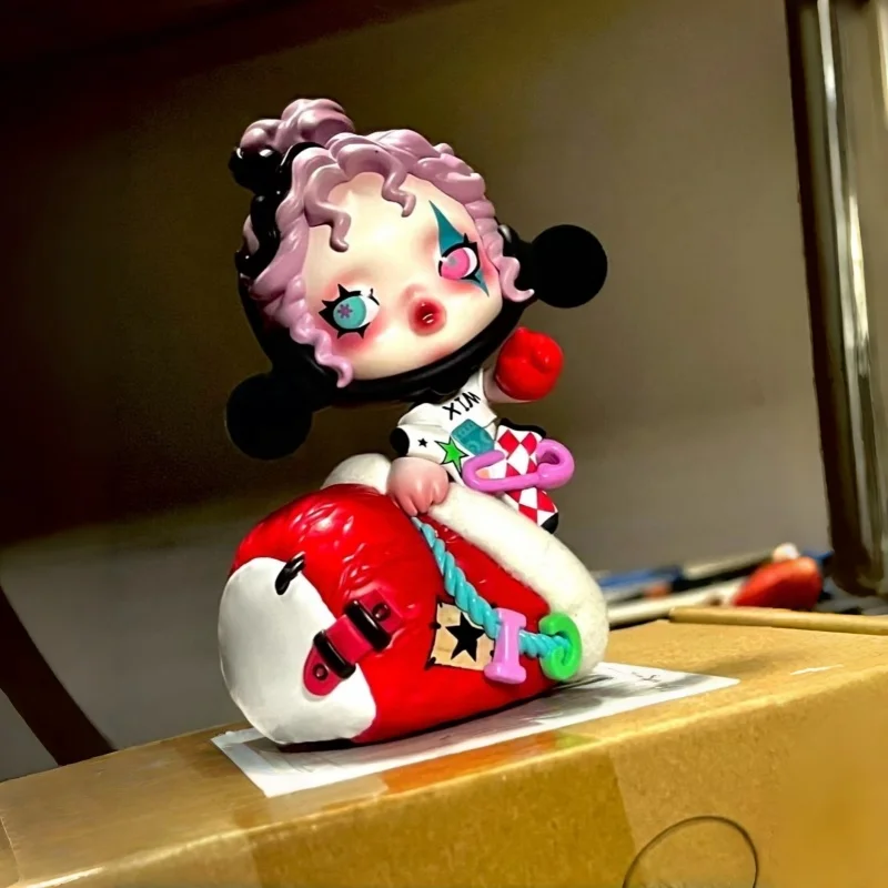Хит продаж: Коллекционные фигурки Popmart Skullpanda Limited Edition (Рождественские носки и Хэллоуинские куклы-гости) в качестве зимних подарков-сюрпризов
Хит продаж: Коллекционные фигурки Popmart Skullpanda Limited Edition (Рождественские носки и Хэллоуинские куклы-гости) в качестве зимних подарков-сюрпризов