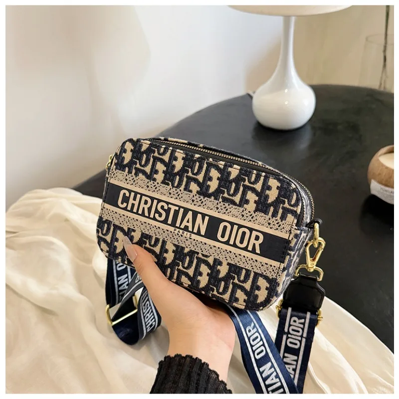 2025 new printed letter lightweight wallet for women, long wallet for women, multi slot premium bag for women
2025 new printed letter lightweight wallet for women, long wallet for women, multi slot premium bag for women