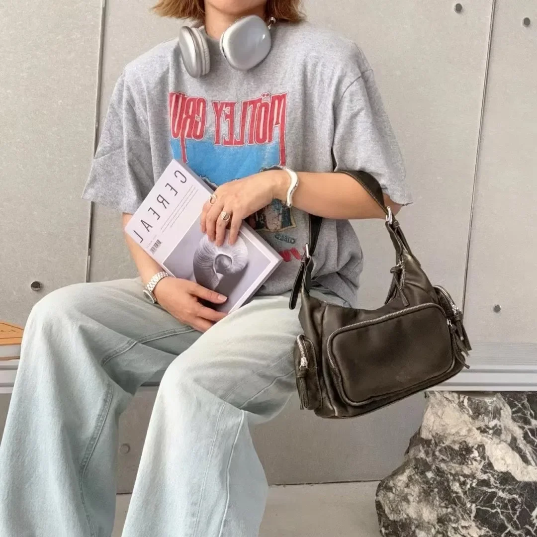 Fashion Vintage Women Shoulder Bags Simple Multi Functional Pocket Motorcycle Bag For Women Handbag Luxury Tote Crossbody
Fashion Vintage Women Shoulder Bags Simple Multi Functional Pocket Motorcycle Bag For Women Handbag Luxury Tote Crossbody