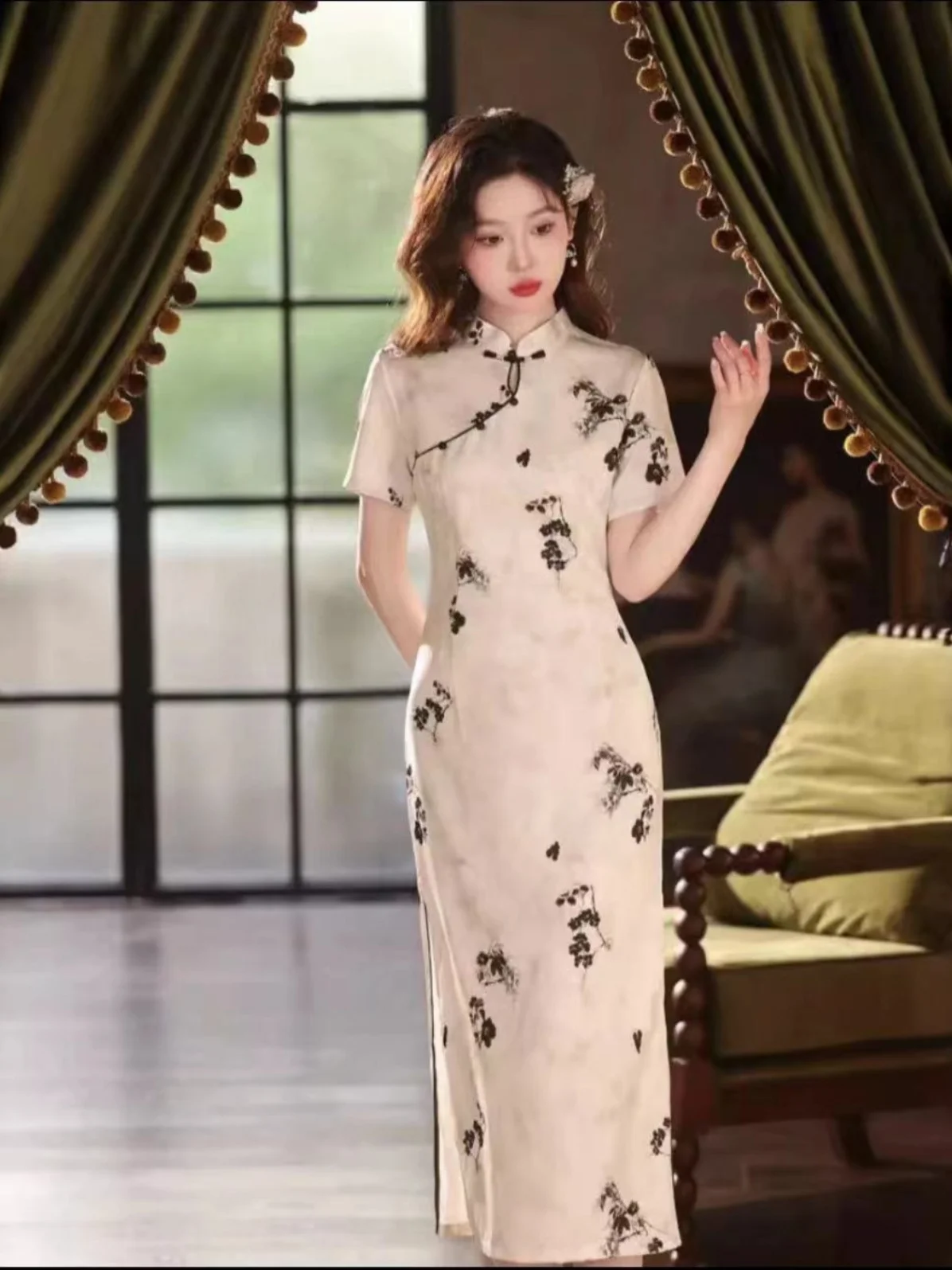 Elegant Long New Chinese Style Waterdrop Collar Qipao Dress Slimming Improved Version High-End Feelings Daily Wear Polyester ...
Elegant Long New Chinese Style Waterdrop Collar Qipao Dress Slimming Improved Version High-End Feelings Daily Wear Polyester ...