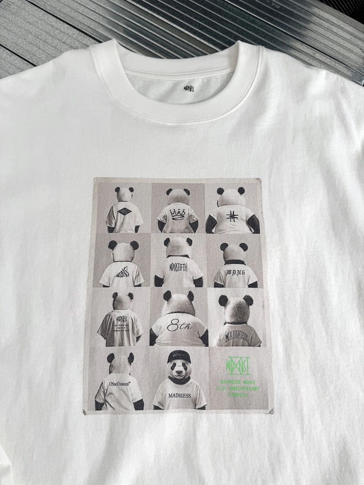 MADNESS BG Limited Panda Pattern Commemorative Short Sleeve 11th Anniversary T-Shirt
MADNESS BG Limited Panda Pattern Commemorative Short Sleeve 11th Anniversary T-Shirt