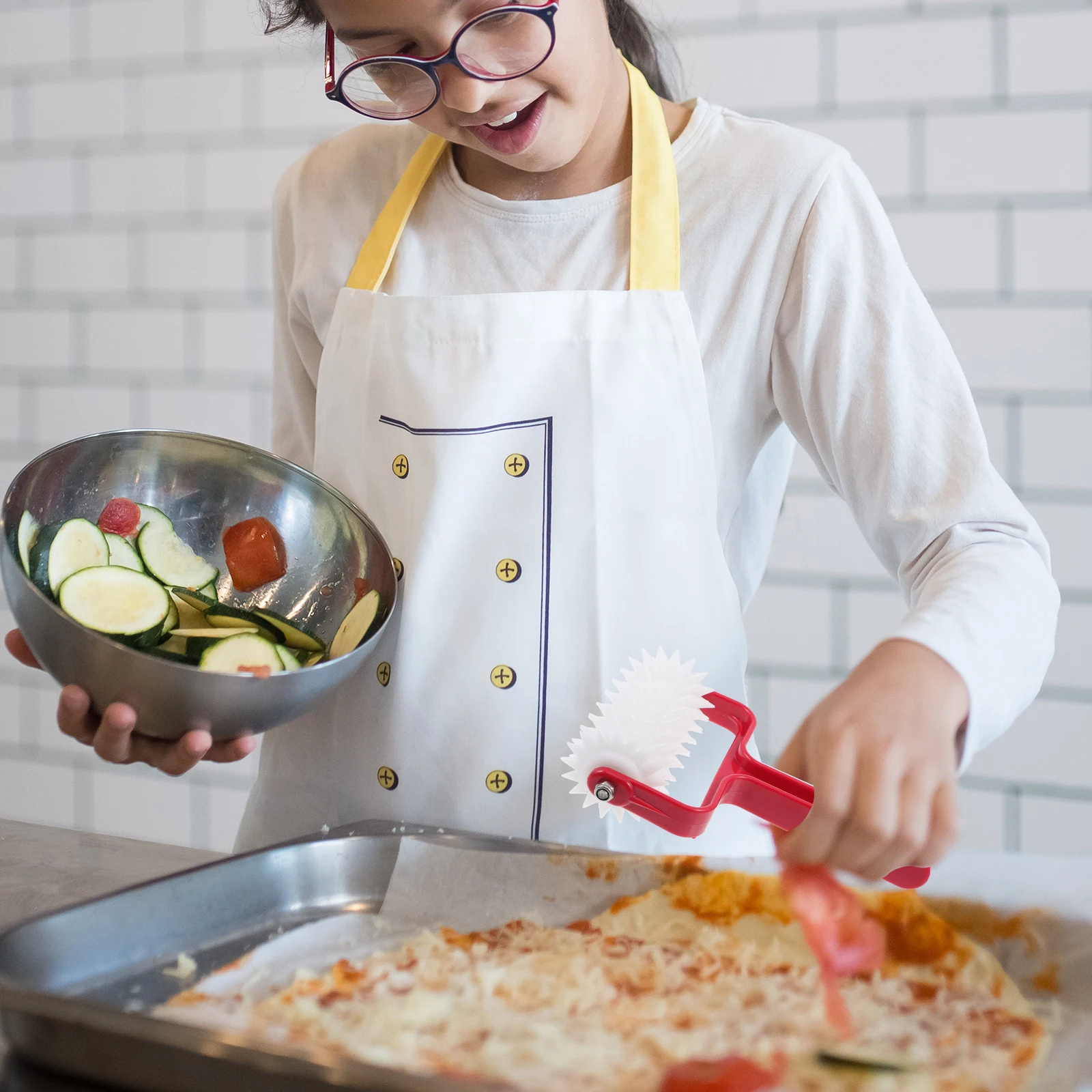 Pizza Dough Roller Perforator Hole Maker Docker Crust Scraper Pastry Needle Wheel Kitchen Gadget Food Grade Material Durability
Pizza Dough Roller Perforator Hole Maker Docker Crust Scraper Pastry Needle Wheel Kitchen Gadget Food Grade Material Durability