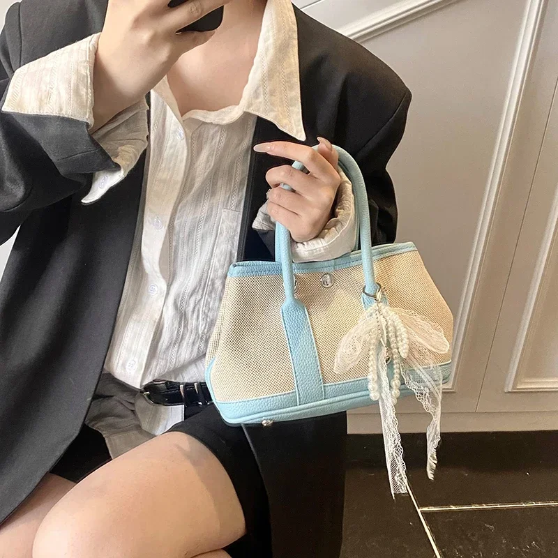 Trendy Ladies Crossbody Bag - Soft PU Leather Handbag with Removable Strap & Modern Geometric Pattern Design
Trendy Ladies Crossbody Bag - Soft PU Leather Handbag with Removable Strap & Modern Geometric Pattern Design