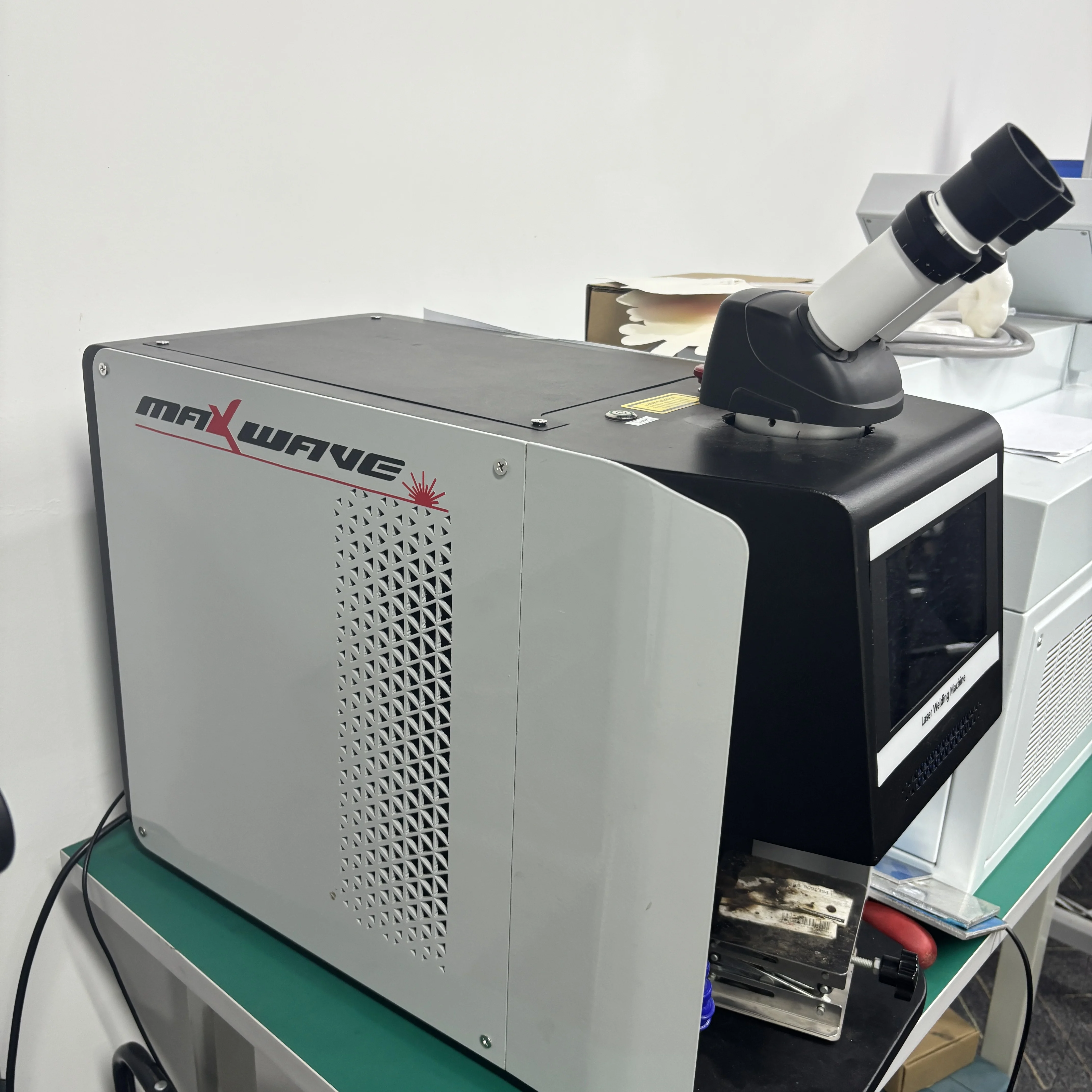 Laser jewelry welding machine Maxwave the future of jewelry repair zinc alloy jewelry welding machine
Laser jewelry welding machine Maxwave the future of jewelry repair zinc alloy jewelry welding machine