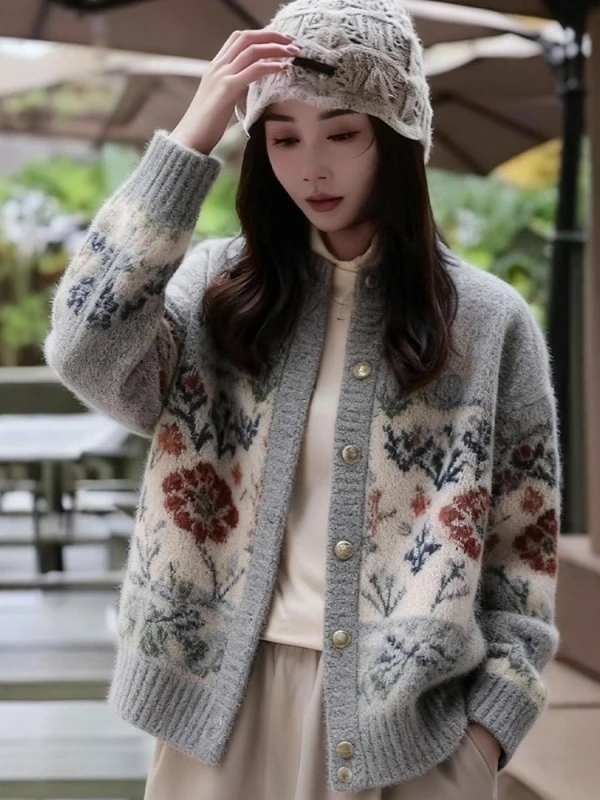 Свитер-кардиган Sli Lazy Loose Knitted для женщин: высококачественный, с узором Fair Isle, осенне-зимняя новинка, удобная повседневная верхняя одежда
Свитер-кардиган Sli Lazy Loose Knitted для женщин: высококачественный, с узором Fair Isle, осенне-зимняя новинка, удобная повседневная верхняя одежда
