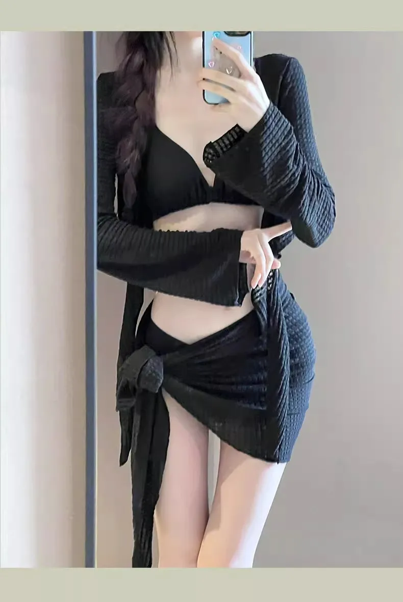 Women's Long-Sleeved Bikini Sun Protection Swimsuit Slimming, Sexy Feminine Swimwear Breathable
Women's Long-Sleeved Bikini Sun Protection Swimsuit Slimming, Sexy Feminine Swimwear Breathable