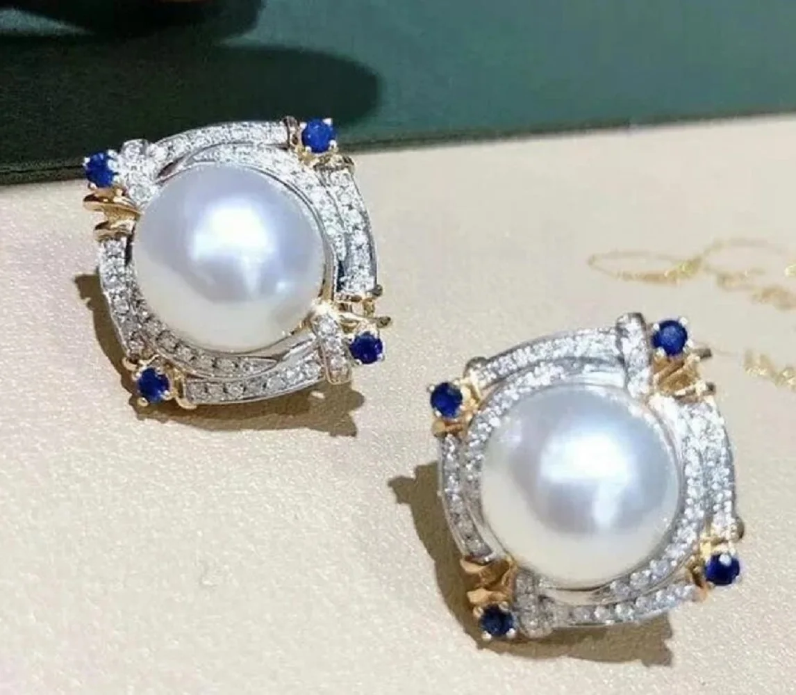Gorgeous and elegant pair of AAA 10-11 mm natural South Sea round white pearl earrings 925s
Gorgeous and elegant pair of AAA 10-11 mm natural South Sea round white pearl earrings 925s