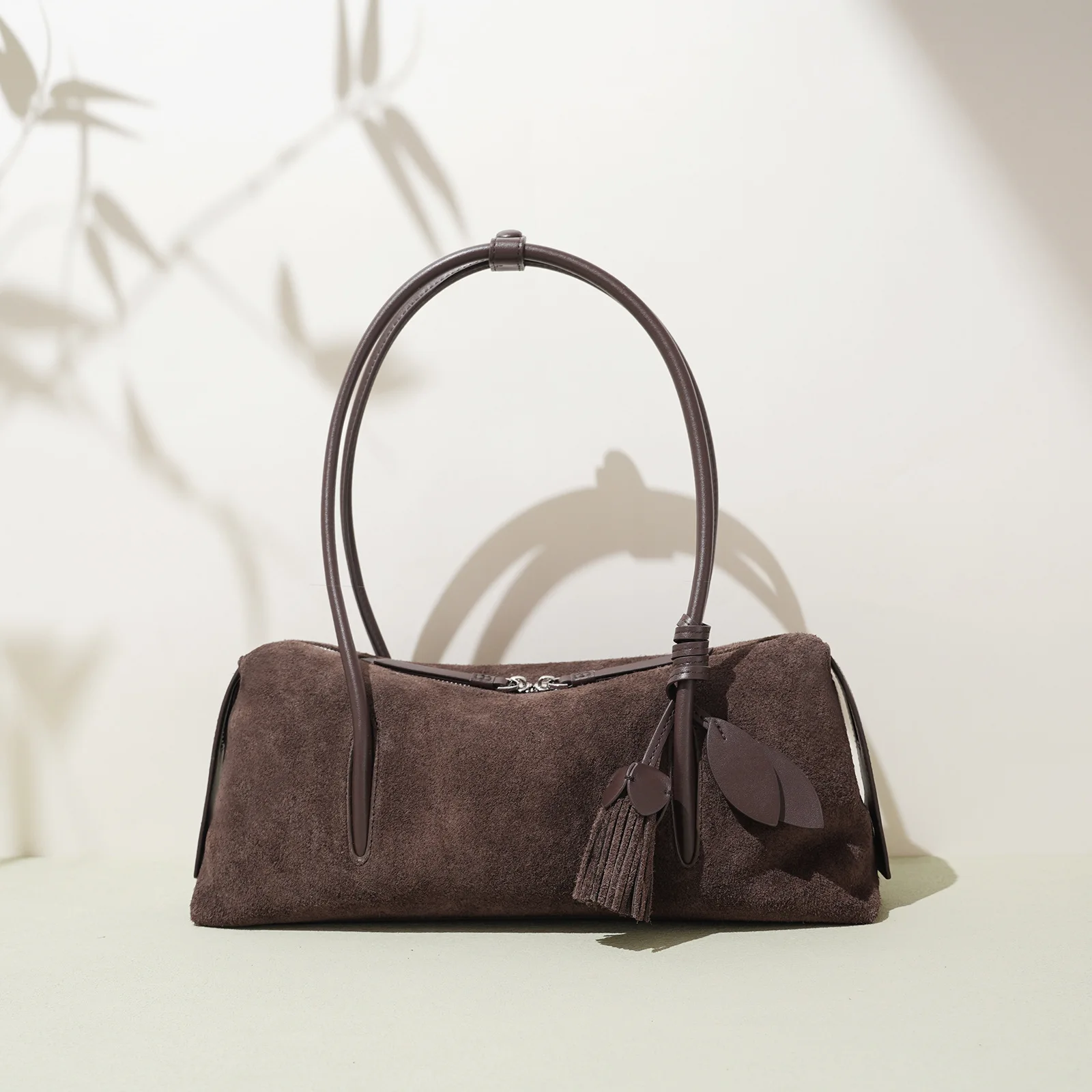 2025 Autumn Winter Suede Leather Bag Minimalist Unique Single Shoulder Bag Slouchy Casual Underarm Tote High Quality Handbag
2025 Autumn Winter Suede Leather Bag Minimalist Unique Single Shoulder Bag Slouchy Casual Underarm Tote High Quality Handbag