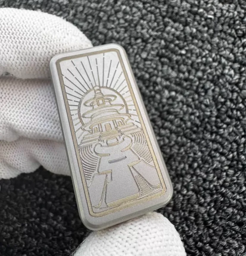 Used EDC Yolo Beijing limited edition carved titanium alloy fidget slider Decompression toys
Used EDC Yolo Beijing limited edition carved titanium alloy fidget slider Decompression toys